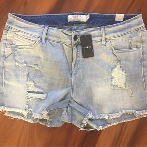 NWT Torrid Jean Shorts Size 18